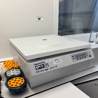 Eppendorf 5810 R Centrifuge image 1